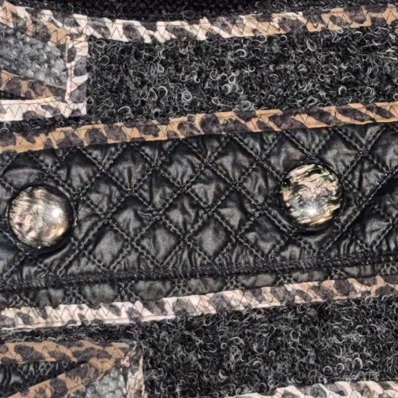 Sioni Black and Gray Quilted Cardigan - Picture 5 of 10